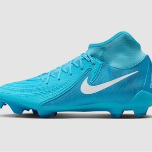 Nike Phantom Luna 2 Academy Soccer Cleats